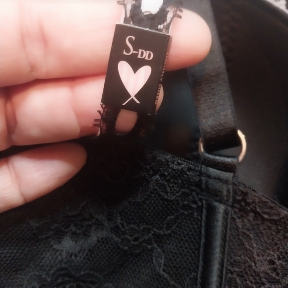 Victoria Secret Bra - Picture 3 of 5